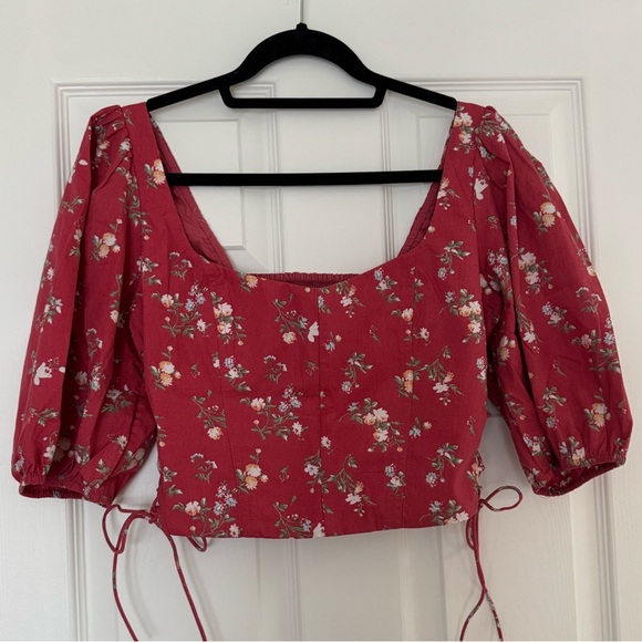 Abercrombie & Fitch Tops - Abercrombie Cropped Floral Dark Pink Women’s Top - Medium